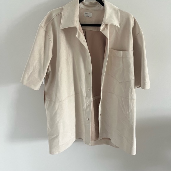 Aritzia Oversized Suede Button Up Size M - Picture 1 of 4
